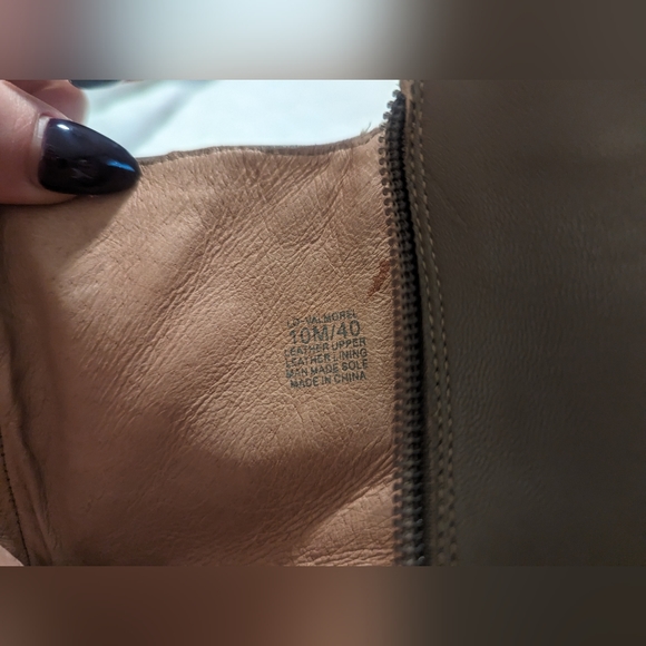 Sz 10 Louise et Cie Women's Leather Booties Ankle Boots Stiletto Heel Dress Boot - Picture 4 of 6